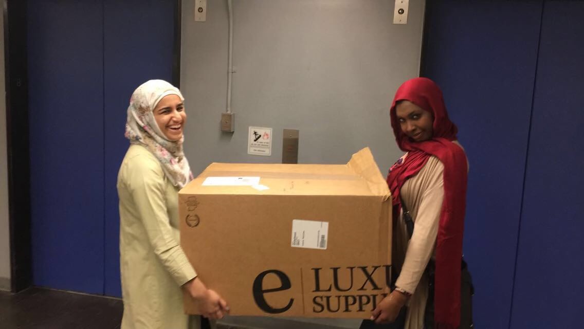 friend lifting box